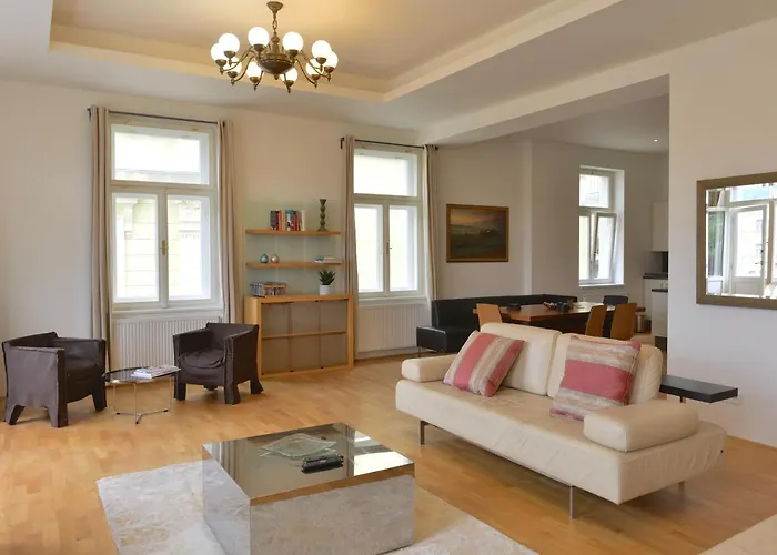Kolonada Luxury 3 Bedroom Manes Apartman *
